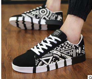 2018 Autumn Hot Men Sneakers Fashion Canvas casual shoes for Men Lace up Flat Shoes Outdoor Male Vulcanized shoes Tennis Shoes