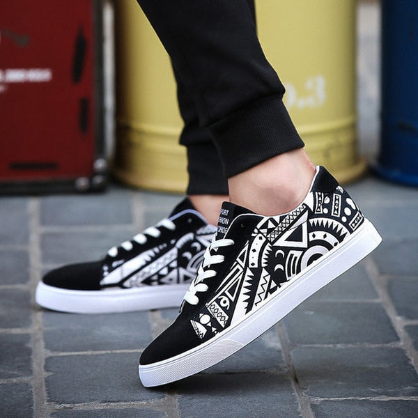 2018 Autumn Hot Men Sneakers Fashion Canvas casual shoes for Men Lace up Flat Shoes Outdoor Male Vulcanized shoes Tennis Shoes