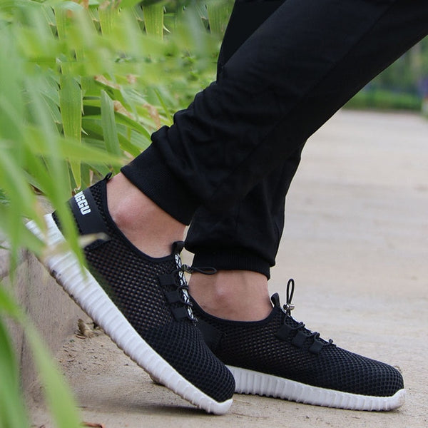 2019 Protective Shoes Breathable Safety Shoes Men's Lightweight Steel Toe Shoes Anti-smashing Piercing Work Single Mesh Sneakers